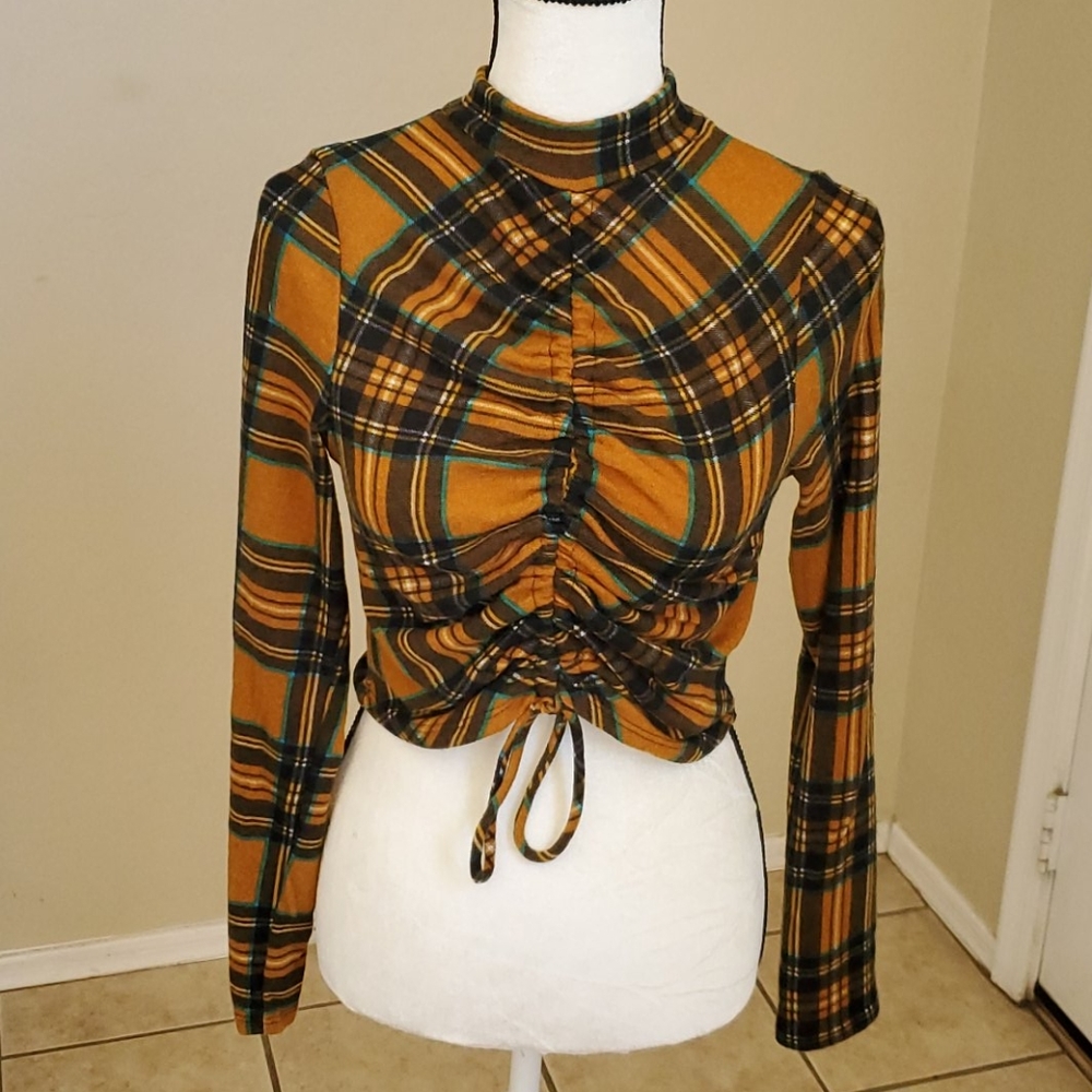 Fashion nova orange long sleeved crop top